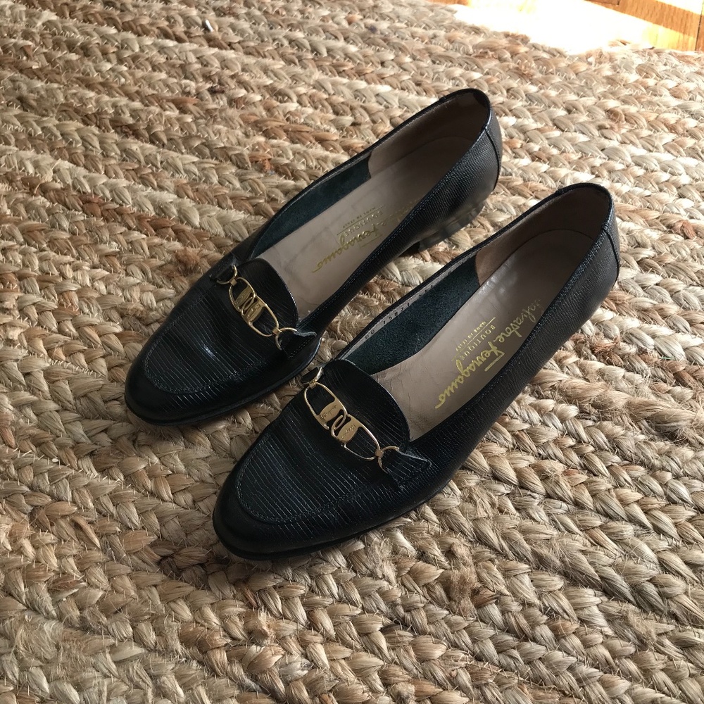 Ferragamo Loafers Black Leather Gold 8 Narrow